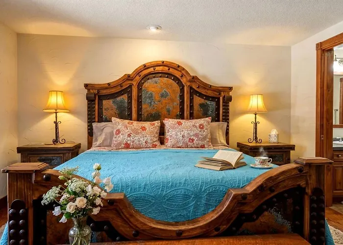 Holiday home Spacious Retreat With Stone Fireplace & Pond Views In Banner, Wyoming